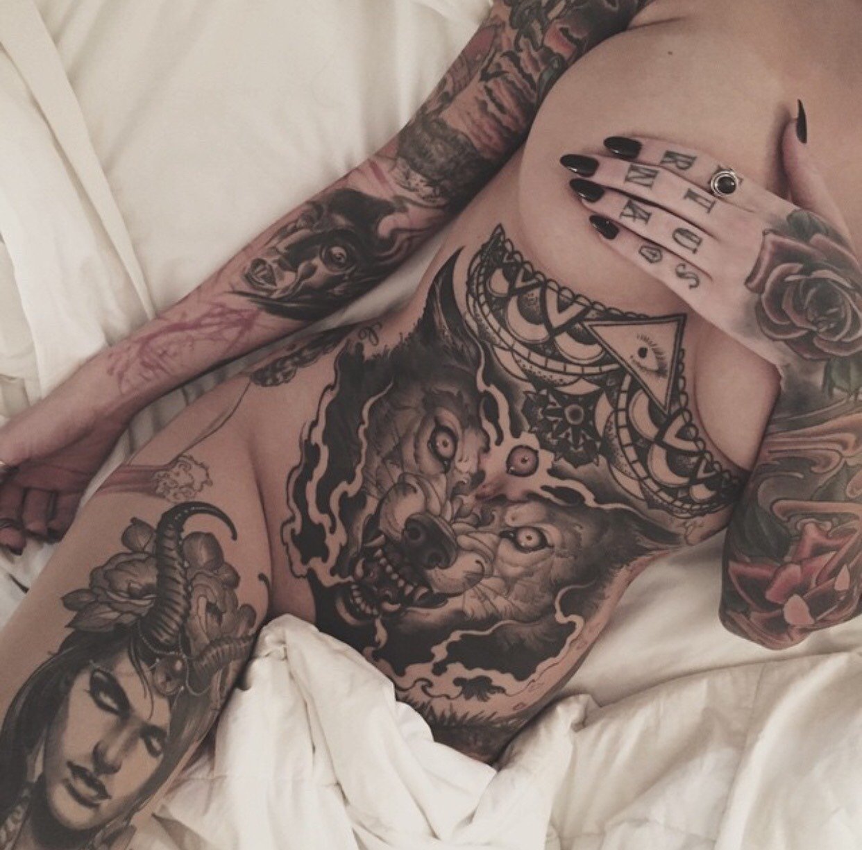 татуировка размера груди фото 43